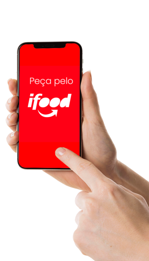 vista-frontal-das-maos-usando-smartphone-b